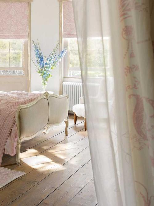 Laura Ashley 23
