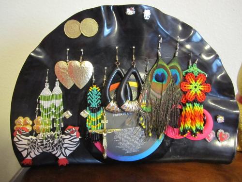 Панно из виниловых пластинок. 7 интерьерных обновок которые можно сделать из старых виниловых пластинок