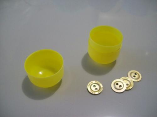 Как сделать игрушку для кота из киндера. Посмотрите 15 игрушек для котов, которые можно сделать своими руками!