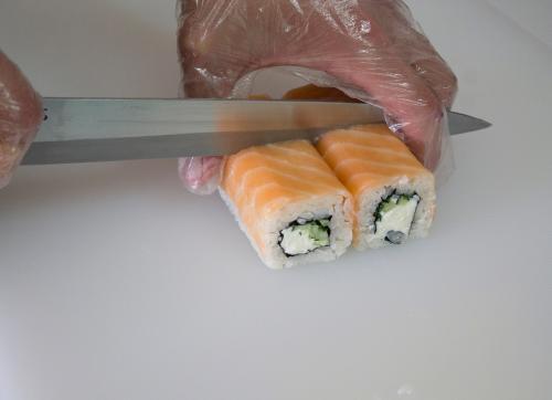 Как делать суши дома. Роллы в домашних условиях 25