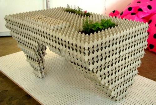 Что можно сделать из упаковки из под яиц. Оригинальные поделки из упаковки от яиц: 7 идей