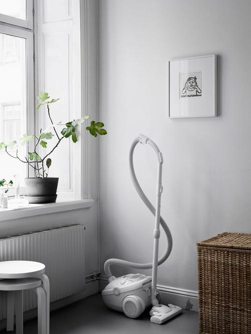 Черный, белый и фаянсовая печь: скандинавский минимализм по-шведски 08