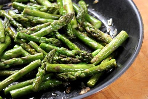 Как приготовить замороженную спаржу. Как вкусно пожарить спаржу - классический рецепт