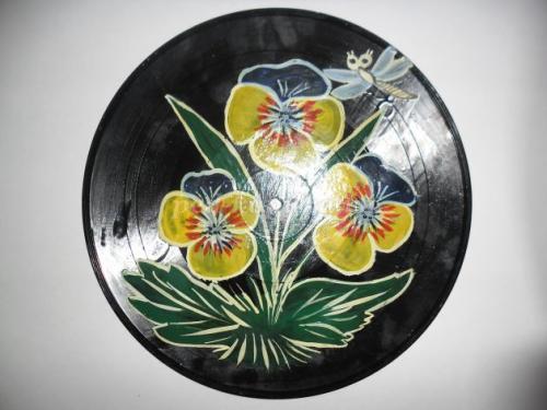 Что можно сделать из старых пластинок. Ваза для фруктов 10