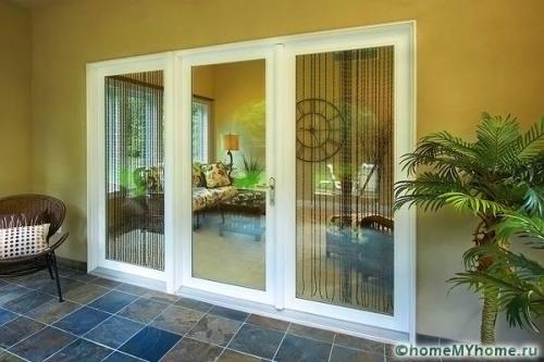 Металлопластиковые входные двери в частный дом. Из чего собираются пластиковые входные двери для частного дома: фото и примеры оформления