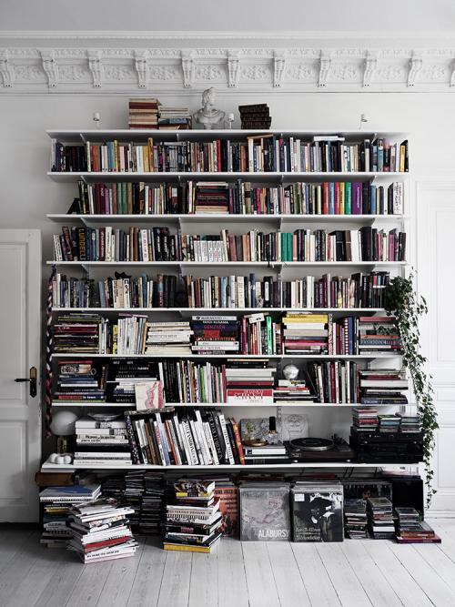 Черный, белый и фаянсовая печь: скандинавский минимализм по-шведски 03