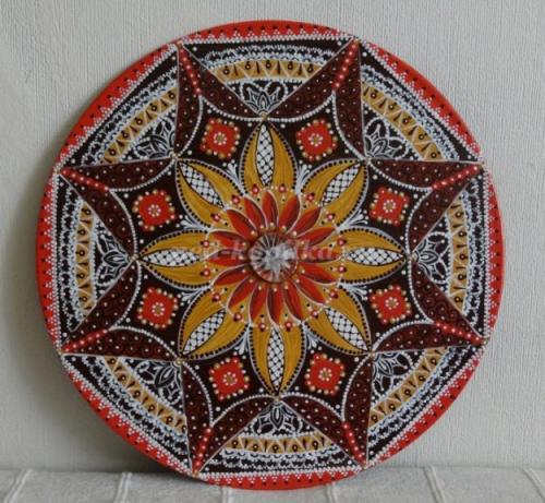 Что можно сделать из старых пластинок. Ваза для фруктов 05