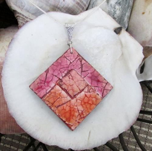 Что из скорлупы яичной сделать можно. Яичная скорлупа, как инструмент для необычного творчества