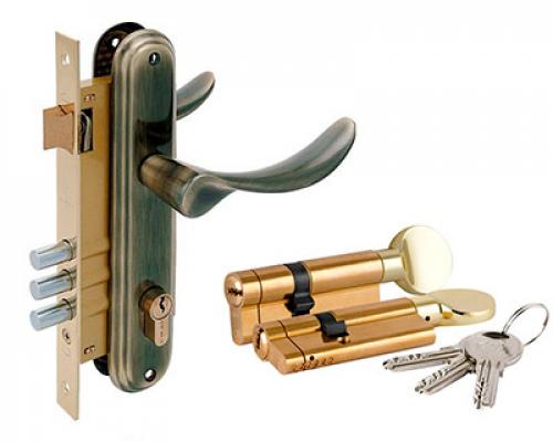 Входная дверь для частного дома, какая лучше. Дверные замки 01