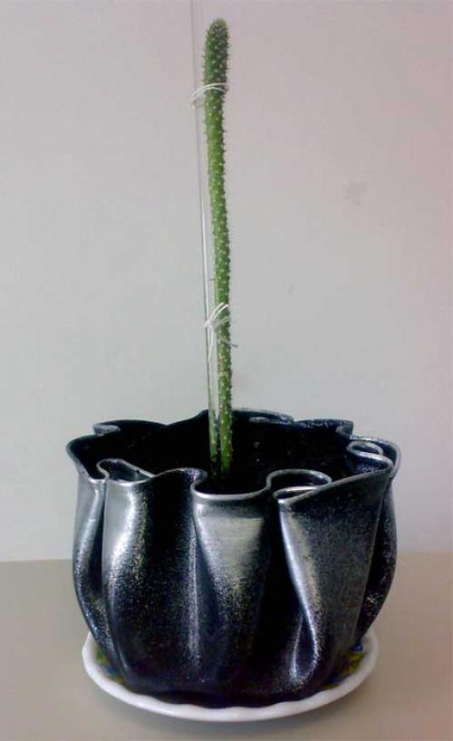 Цветы из виниловых пластинок. Поделки из пластинок — делаем вазу своими руками