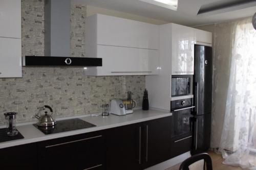 Темная матовая кухня. Лучше матовый фасад или глянец?