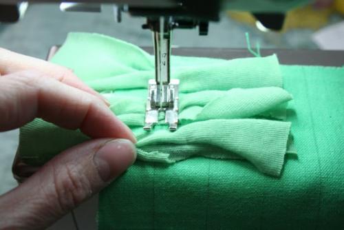 Думочки на диван своими руками. Шьём декоративную «лохматую» подушку: мастер-класс