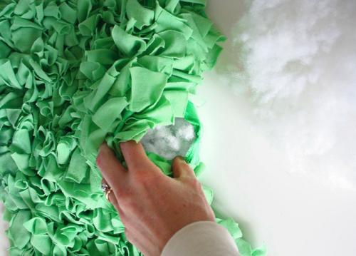 Думочки на диван своими руками. Шьём декоративную «лохматую» подушку: мастер-класс