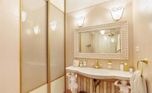 Зеркало от потолка до пола. Решение вопроса