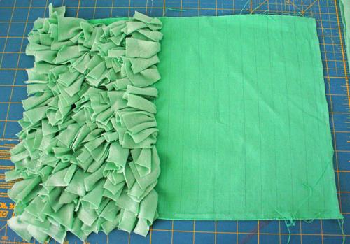 Думочки на диван своими руками. Шьём декоративную «лохматую» подушку: мастер-класс