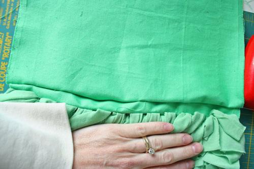 Думочки на диван своими руками. Шьём декоративную «лохматую» подушку: мастер-класс