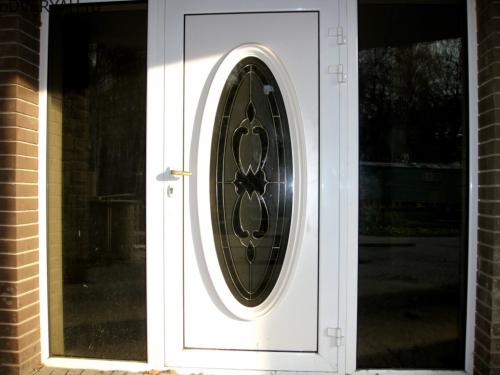 Металлопластиковые входные двери в частный дом. Варианты конструкций