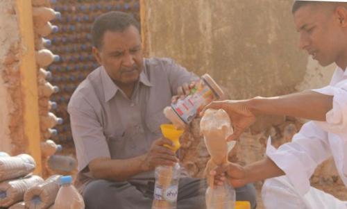 Дорожка из бутылок. Технология строительства дорожек из целых бутылок