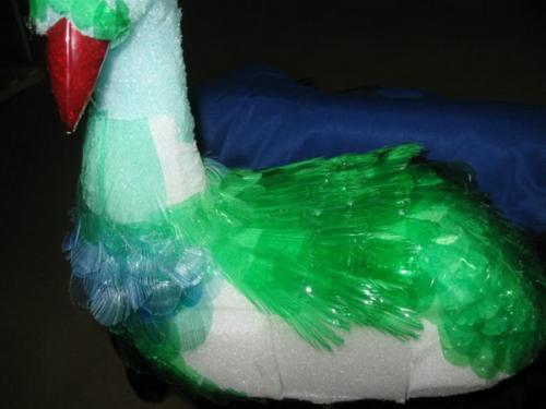 Павлин из пластиковых бутылок. Птица счастья: павлин из пластиковой бутылки