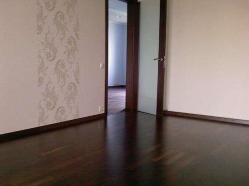 Плинтус в цвет пола или дверей. Основной критерий