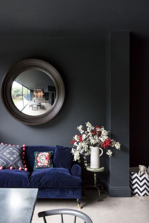 Черные стены и английский стиль — отличное сочетание! 04