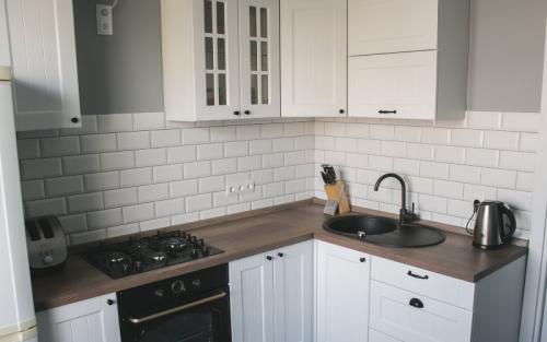 Кухня 2 на 3 с холодильником. Выбор стиля для кухни 2х2 метра с холодильником