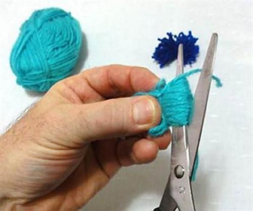 Кукла из ниток и бутылки. Забава для малышей