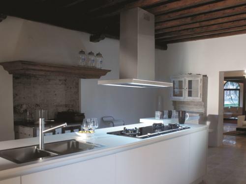 Как разместить на кухне бытовую технику. Как правильно расположить бытовую технику на кухне