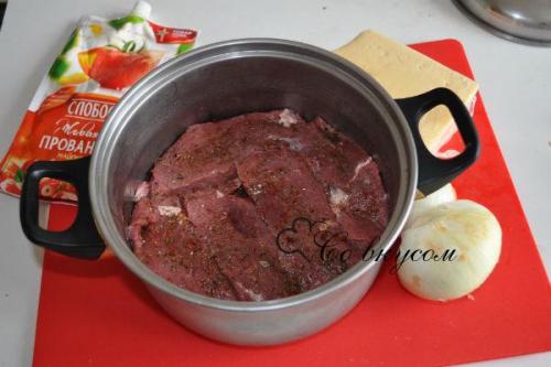 Мясо в духовке с сыром. Ингредиенты