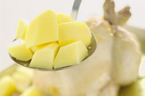 Курица с хрустящей корочкой в духовке с картошкой. Курица с картофелем в духовке