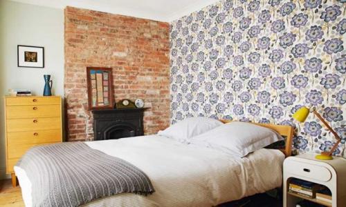 Обои для спальни. Комбинированные обои для спальни: модные тенденции