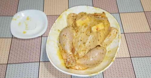 Курочка с корочкой хрустящей. Курица целиком в духовке с хрустящей корочкой на соли