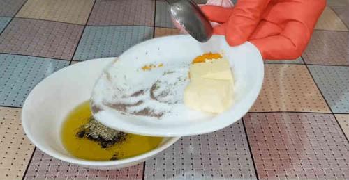 Курочка с корочкой хрустящей. Курица целиком в духовке с хрустящей корочкой на соли