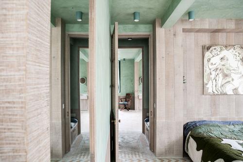 Лофт в очень необычной цветовой гамме 12