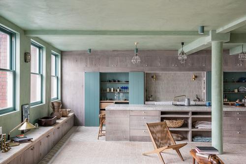 Лофт в очень необычной цветовой гамме 02