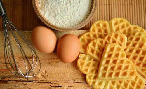 Чем заменить яйцо в выпечке. Чем заменить яйца в выпечке - целиком, белки и желтки по отдельности: 5 небанальных вариантов