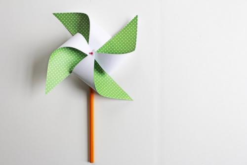 Как сделать вертушку ветряную. Делаем ветряк своими руками. Очень легко!