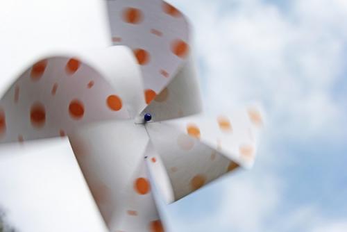 Как сделать вертушку ветряную. Делаем ветряк своими руками. Очень легко!