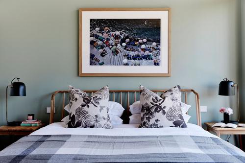 Современный дом в Австралии с необычной крышей и большой верандой 10