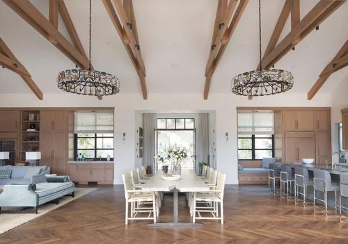 Великолепный дом с потрясающим видом на долину в Калифорнии 06