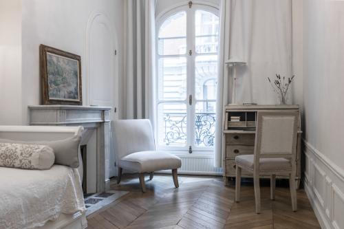 Интерьер по проекту российского декоратора в Париже 12