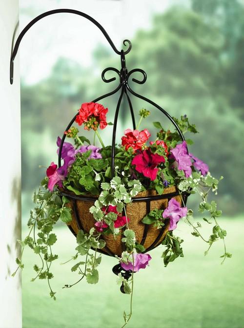 Как сделать подвеску для цветочного горшка. Любителям подвесных кашпо для сада, созданных своими руками