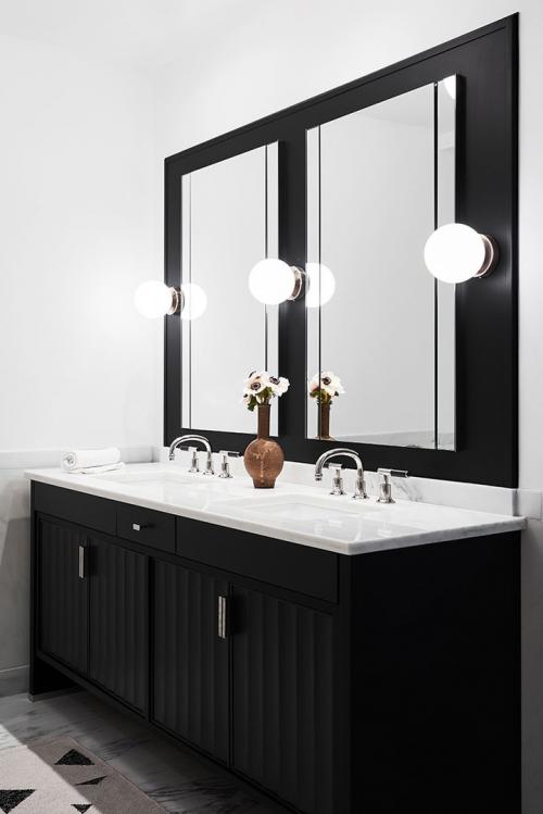 Черные окна, белые стены и открытое пространство: современная резиденция на Манхеттене 16