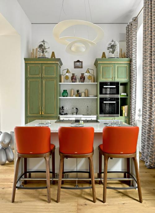 Красочная квартира в старом доме 11