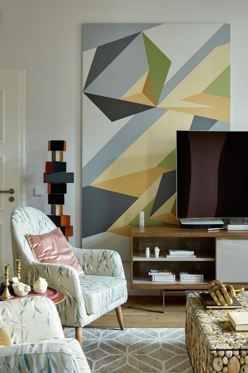 Красочная квартира в старом доме 01