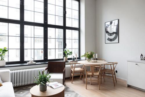 Маленький стильный лофт с потолками в 4 метра (46 кв. м) 02