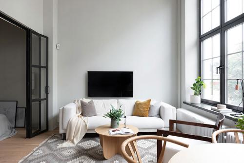 Маленький стильный лофт с потолками в 4 метра (46 кв. м) 04