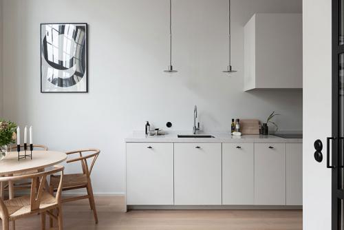 Маленький стильный лофт с потолками в 4 метра (46 кв. м) 01