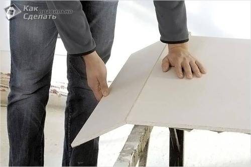 Шпаклевка гипсокартона на мансарде. Преимущества и недостатки материала