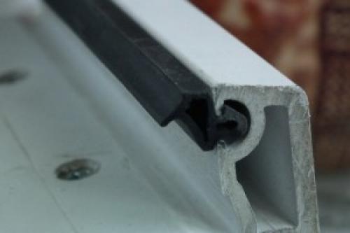 Притворный уплотнитель. Какой уплотнитель для пластикового окна лучше